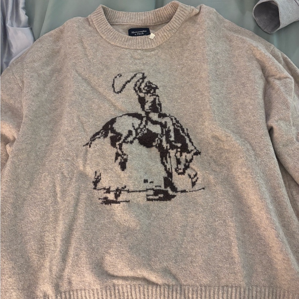 Abercrombie & Fitch Gray Graphic Crewneck Sweater